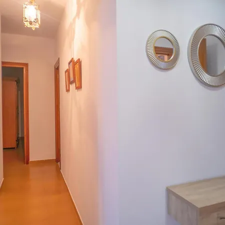 Modernos Con Garaje, Balcones Y Aire En - Es-180-23 Apartment