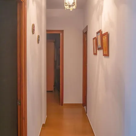Apartment Modernos Con Garaje, Balcones Y Aire En - Es-180-23